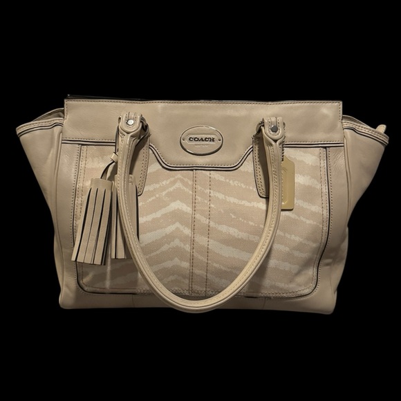 Coach Legacy Candace Carryall W/ Dustbag - Picture 2 of 10